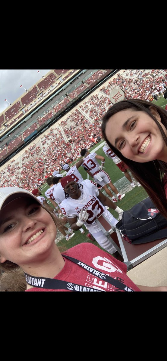 mls_sooner's tweet photo. While I’m @ home w fractured ankle my youngest DD (right) had great seats @d_miller5 #OUspringgame #BAKERMAYFIELD #heisman #BoomerSooner https://t.co/rNVKPlT4Sh