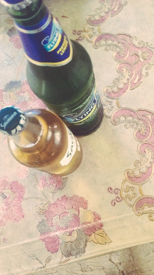 Emmyray199's tweet image. This is how i deal with my shit sometimes alone #alwaysbored #hapiness_✌️