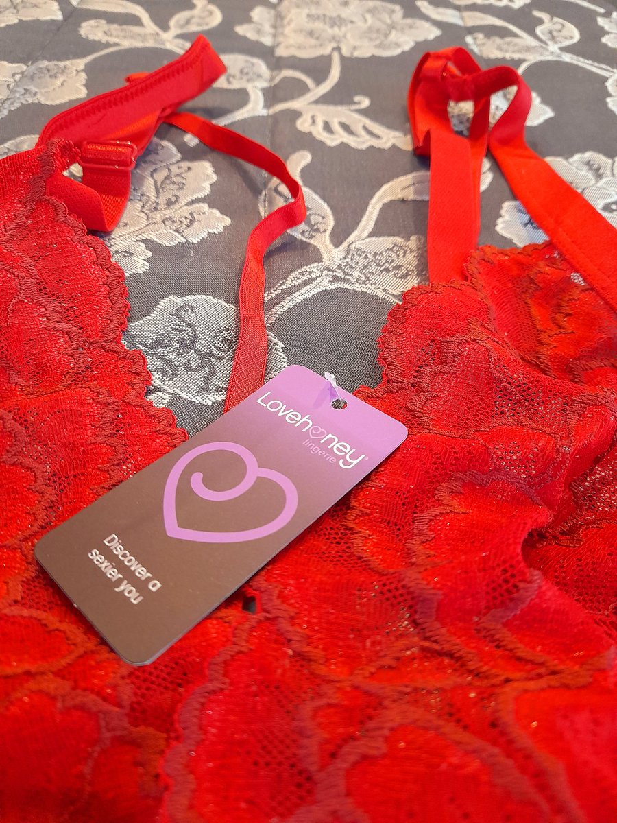 Blueyegirl4's tweet image. 💋 Gorgeous gifts from a very generous &amp;amp; caring gentleman. I thank-you x 💋

#topclient 
#gifts 
#thankyou 
#graditude 
#escortlife