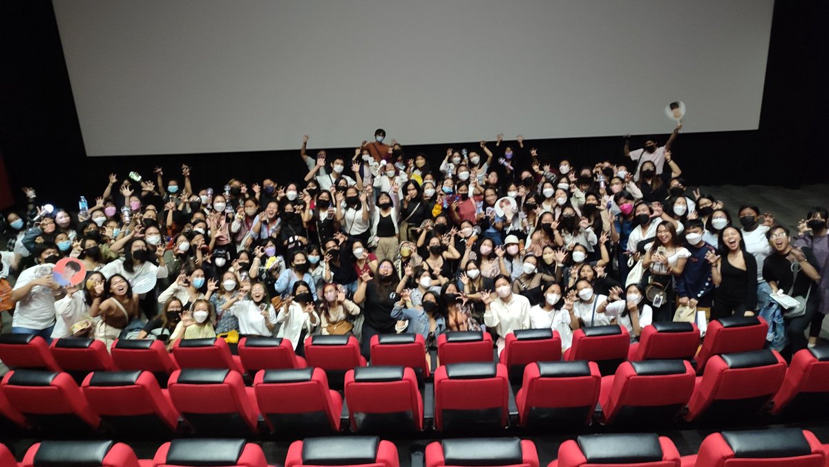 blueforjaemin's tweet photo. 힘들고 너 지칠 때,그댈 밝혀 줄게요
내 손을 놓지 마요,내 옆에 있던 널
네 옆에 있던 나 서로를 밝힐
우리의 캠프파이어~~~

CDO CARATS Cinema 1 (04-23-22) till' we meet again, y'all 💙💙💙 #PowerOfLove_TheMovie #CDO_CARATS #SEVENTEEN #STREAMDARLING https://t.co/SCj0ziKuNN