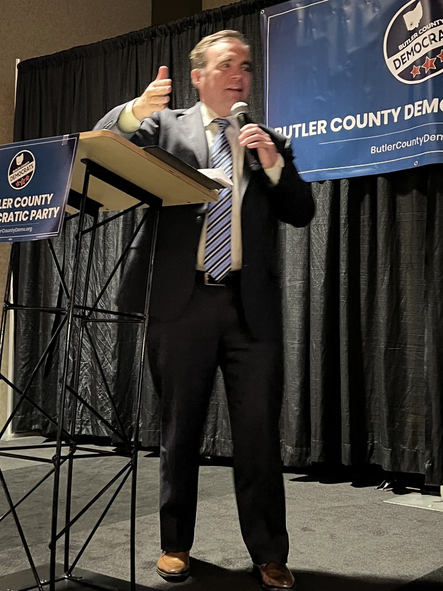 ButlerDemocrats's tweet photo. @JohnCranley turned around Cincinnati, and he’s looking to turn around Ohio. Thanks for joining us at the #2022BCDPGala #ButlerBlue https://t.co/4iYMVEmCin