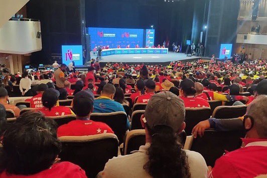 nicmaduroguerra's tweet photo. Solo una verdadera Revolución confía el destino de la patria en la juventud. Vamos a nuevas tareas luego de 4 años de aprendizaje, resistencia y construcción heroica desde la gloriosa @JuventudPSUV.  Al @PartidoPSUV le vienen años de grandes batallas y victorias junto al pueblo. https://t.co/zmGqIikxX6