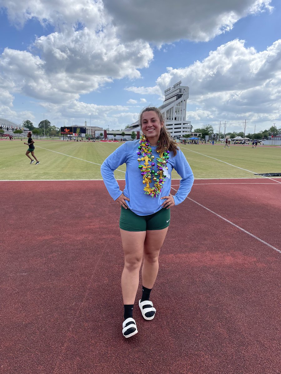 RunAdrianMyers's tweet photo. Even though the winds were very strong Monroe, that didn’t prevent some of our athletes from wearing the #PRbeads today 🟢🟡🟣 Iker at 1,500m, Kaia in the 100H&200m, and Norah in the Discus! https://t.co/4axCg8cumV