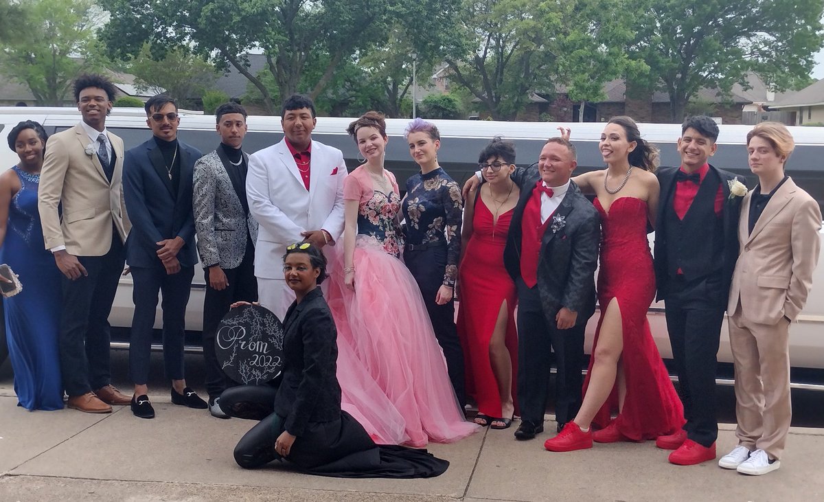 MaricelaCasti19's tweet photo. Senior Prom 2022
#viewsfromtheview https://t.co/pdGics0zWe