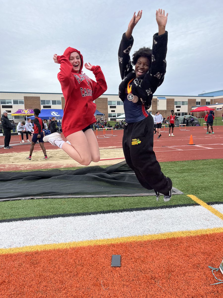 Such a great day for the Bulldogs at the Warrior Classic Invitational! So many PRs and even a new school record in Triple Jump by Abby Seaman. 35’9.25! #WeBelieveInSGF