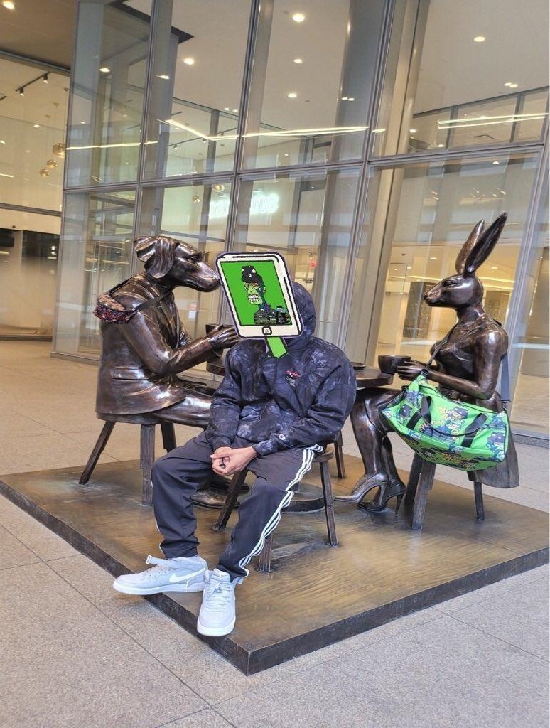 Rawquan__'s tweet photo. Still a #loser #losersclub #nfts #blackownedbusiness #Sheabuttahraw #fashion can't help it 🤷🏿‍♂️ @loserclubreborn https://t.co/Ek2n5mFa4D