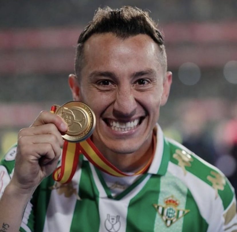 AGuardado18's tweet photo. Simplemente sin palabras!!
gracias Futbol por esto !! CAMPEONEEEES DE COPA!! Los Amo Sandra #maximomuchachocabron y me falto mi #Catalinamuchachachingona https://t.co/MpUoXSj1R4
