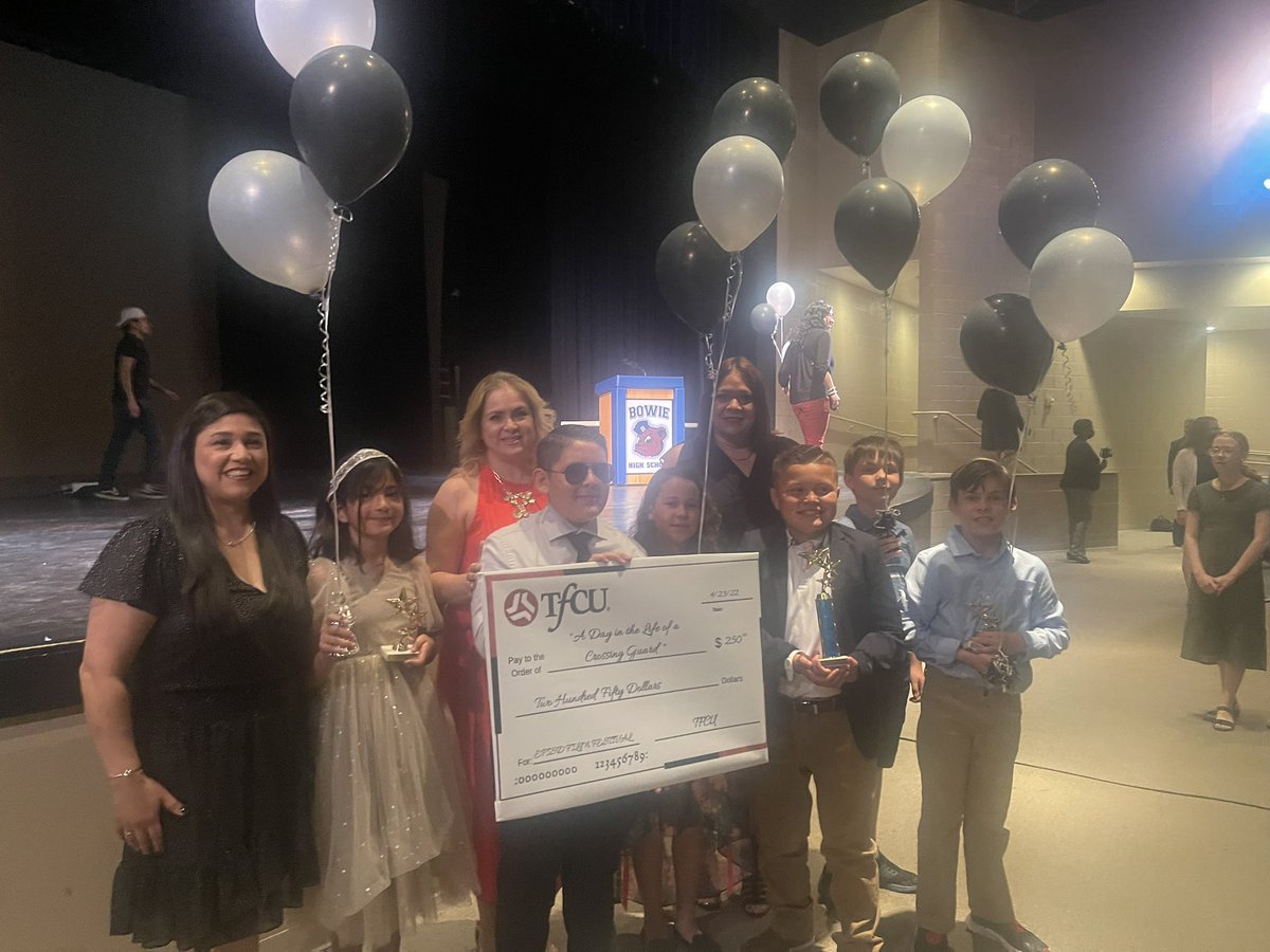 NormaMLibrarian's tweet photo. Proud to be part of the Putnam family. Congratulations to all our students that participated and to our sponsor @dirod927 @PutnamFalcons @CSanchezmunoz https://t.co/kg8rmGyTcT