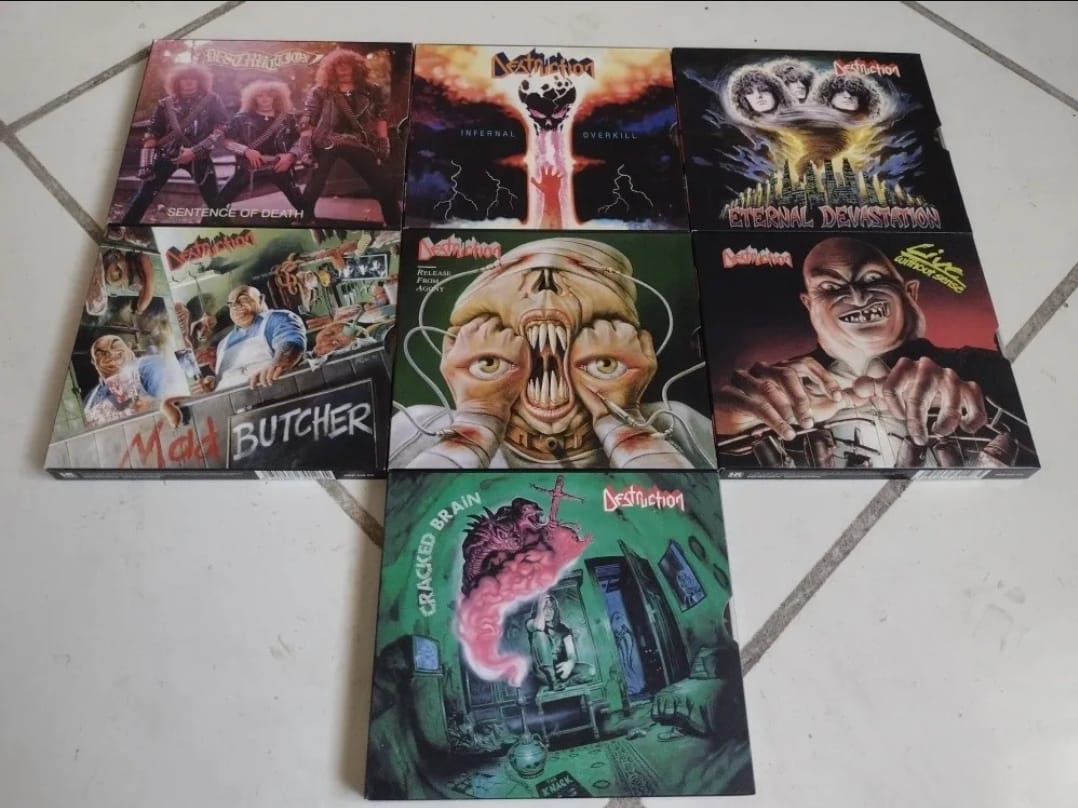 XIBILXIC's tweet photo. vamo a thrashificá la talde! cuá elegimo? 🤭🤭 🤘😠🤘 @destruction #crackedbrain #madbutcher #eternaldevastation #sentenceofdeath #Thrashmetal #Cd #cdcollection https://t.co/njyoK8Bmva