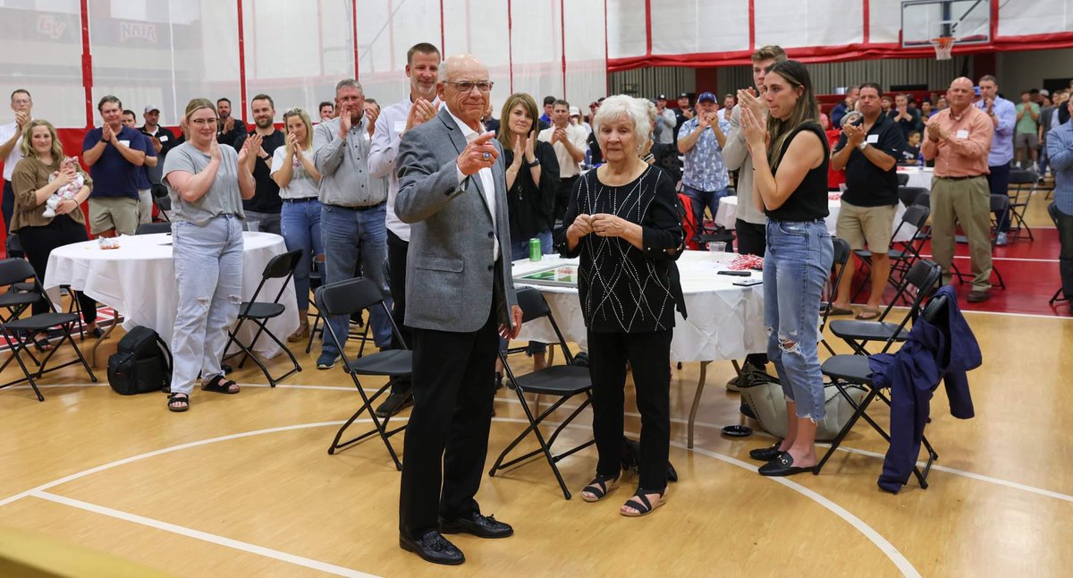 VikingAthletics's tweet photo. A celebration fit for a legend. Thank you to everyone for joining in the retirement of Lou Yacinich tonight‼️🤩 https://t.co/p0qJNIf4Gb