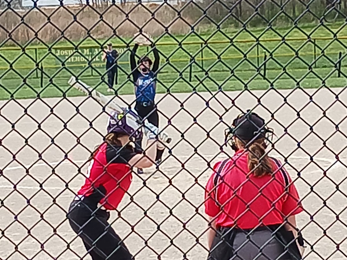 MpactSoftball's tweet photo. Won all three games thanks to a great pitching performance, great bats, and a homer by olivia covington https://t.co/zcv8Vp5nR7