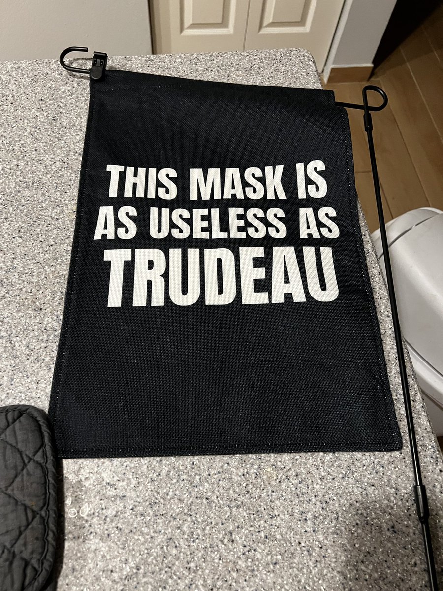 ctphotography89's tweet photo. As a veteran, a son of a parent who died from covid, my neighbors stupid sign had to go. Not sure if they are legit canadian but saying Trudaeu sucks in FL has no meaning. #covid #canada https://t.co/cnuW1Br63Q