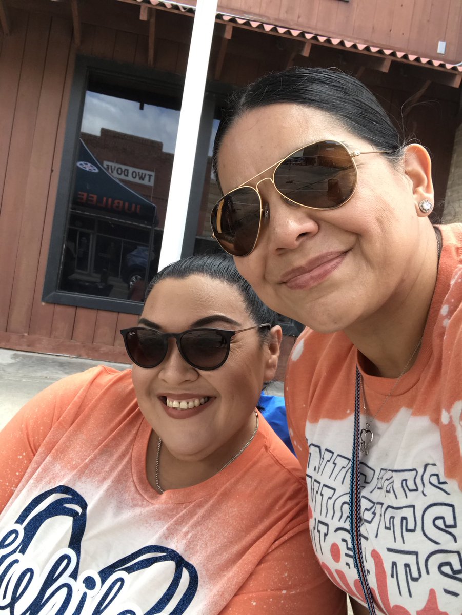 MissLinaMarie7's tweet photo. Recruiting event today. I hate working on Saturdays but I love the people I work with so it ain’t too bad!! https://t.co/jjrfmgve10