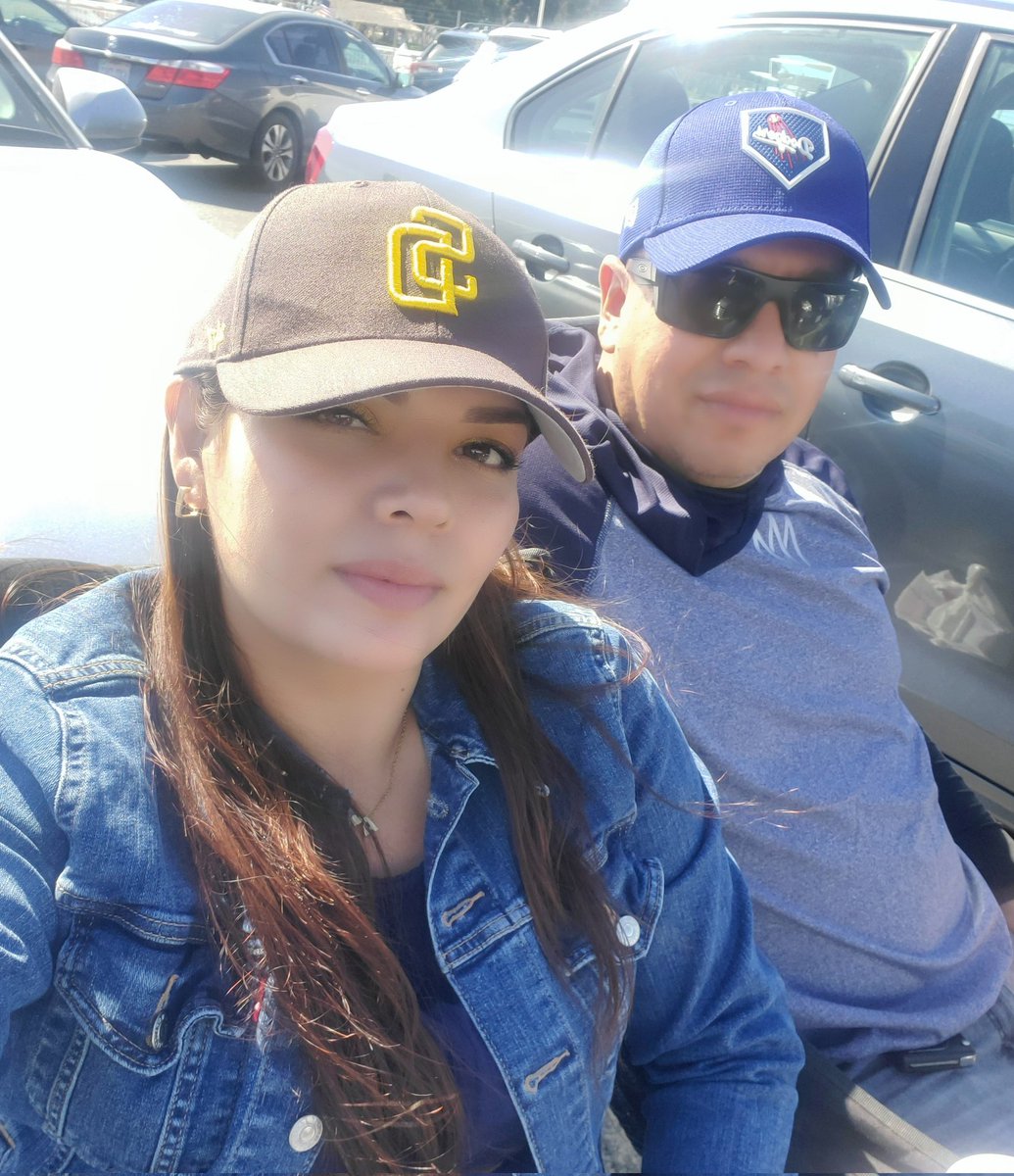 adry_rvl's tweet photo. Siempre en contra nunca de acuerdo #TimeToShine @Padres https://t.co/DggdlXs529