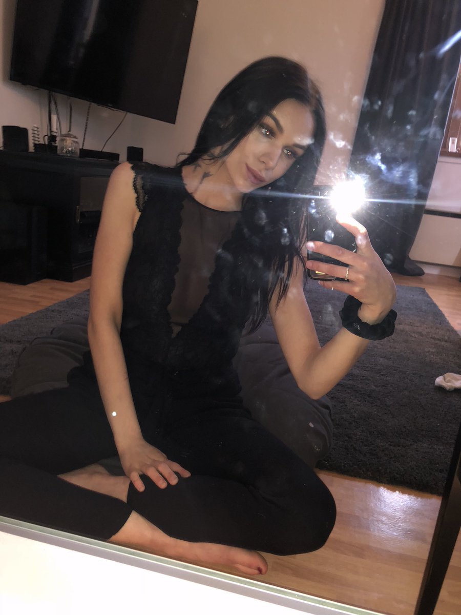 NatMarie98's tweet photo. goodnight pic for the tl 💕 https://t.co/GABr3H6qCc