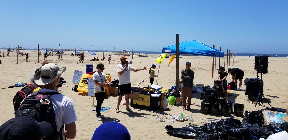 itisoverdue's tweet photo. 308 lbs in one of the 5 spots along the coast of Santa Monica!🥳 Thank you everyone who came out today for our very first annual 24hr Earth Day event. Its incredible to see everyone come together for community cleanups and share the goal of a better environment🌎 @weexploreearth https://t.co/HjLgtVN1IH