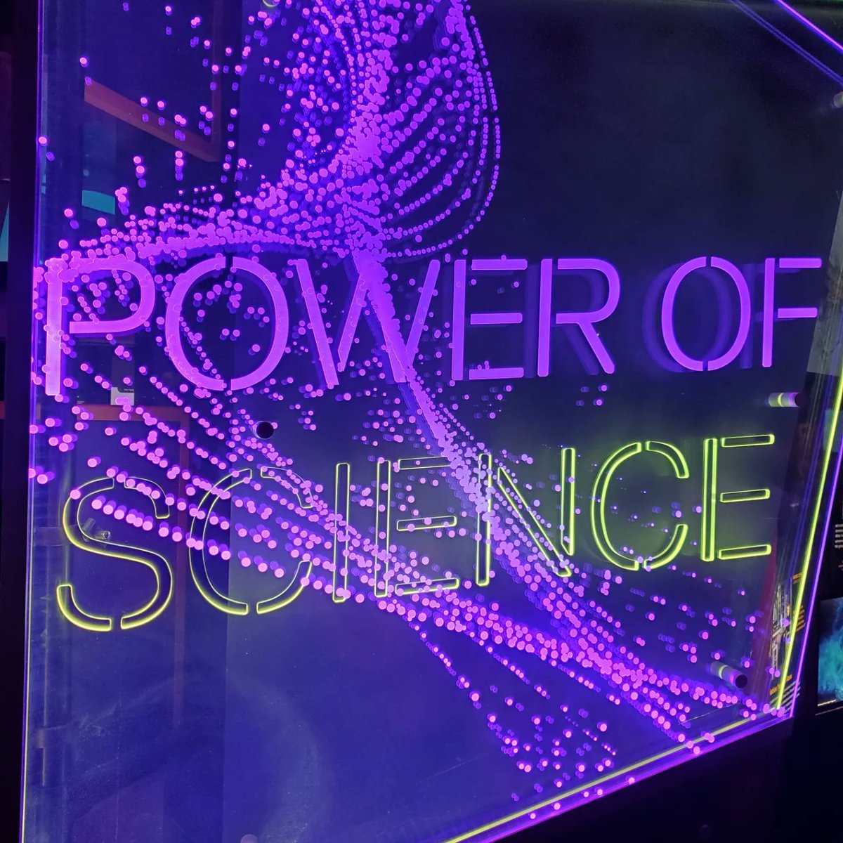 aarnold4281's tweet photo. A fun day at the @FrostScience Plenty to do, plenty of things to learn about. Going to plan a day trip to see the #sherlockholmes exhibit when it opens #frostsciencemuseum #science #miami #nevertooold #learning #vacation https://t.co/5rnz5KlL1U