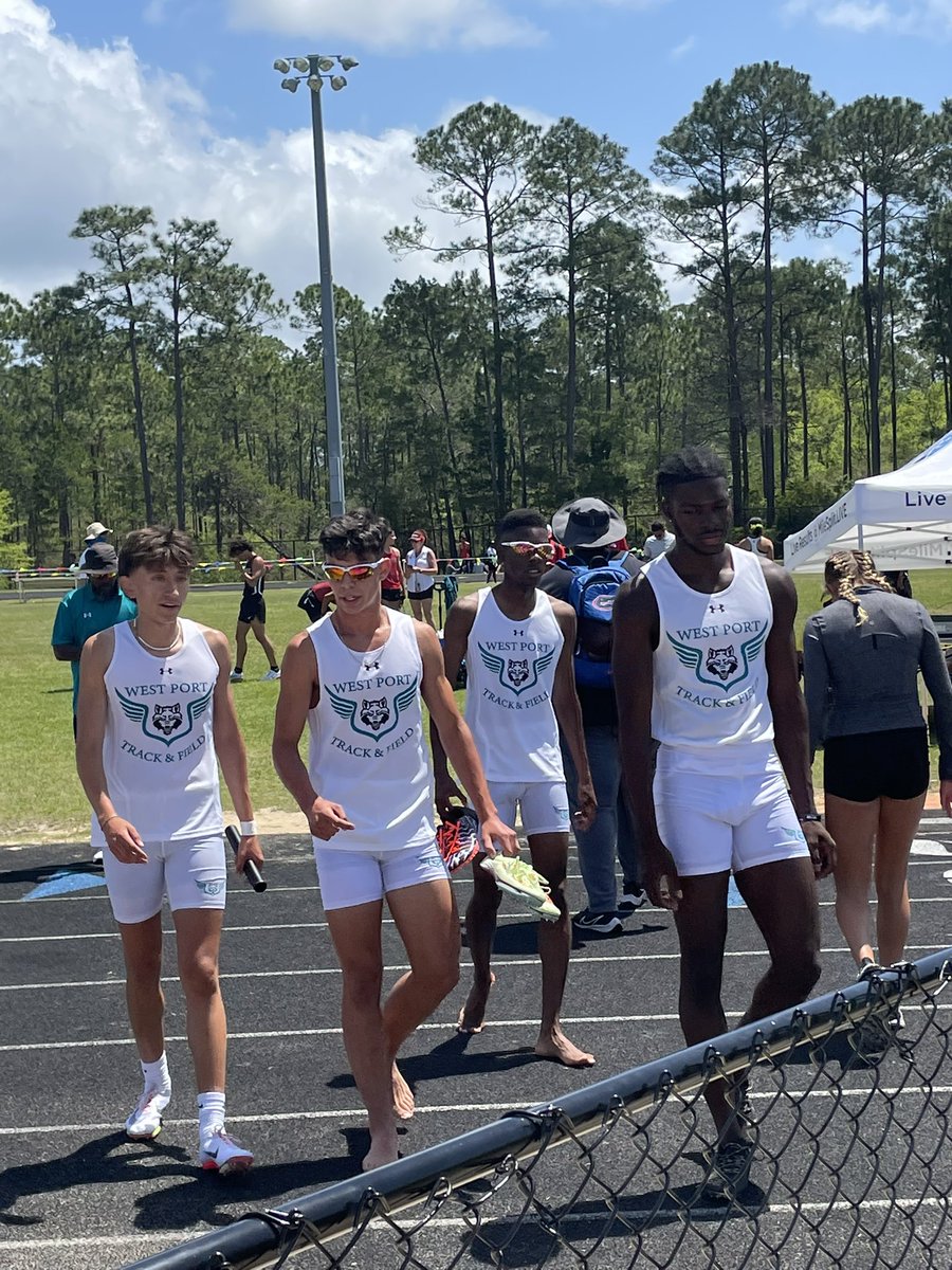 kyle_verdi's tweet photo. DISTRICT CHAMPS &amp; 
NEW SCHOOL RECORD in 4x800
8:08:25
Blessed with todays performance from all our team. Also blessed that this time last year I got last in open 800 not qualifying, today I got 3rd in 800 and going to regionals! 
@WestPortHigh @WestPortXC @USFXCTF @AlcornStateU https://t.co/SAJSliX2XO