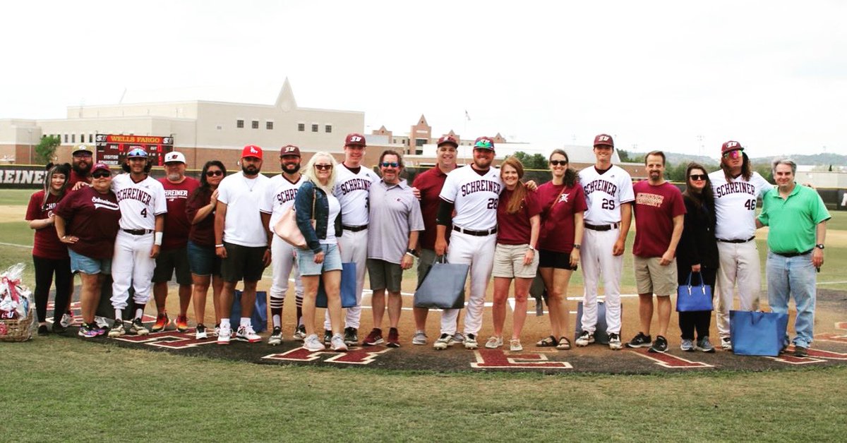 SchreinerBSB's tweet photo. Senior Day 2022 #FIGHTforSCHREINER #d3b #SCACbsb https://t.co/jhbWrPW173