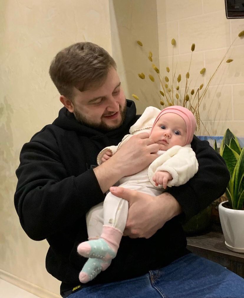 visegrad24's tweet image. 3-month-old Kira was killed in a missile attack in Odesa today together with her mother Valeria and her grandmother.

The father, Yuri, a baker from Odesa, lost his entire family in the attack against on a residential area.

The Russian public supports this war. 

They are guilty