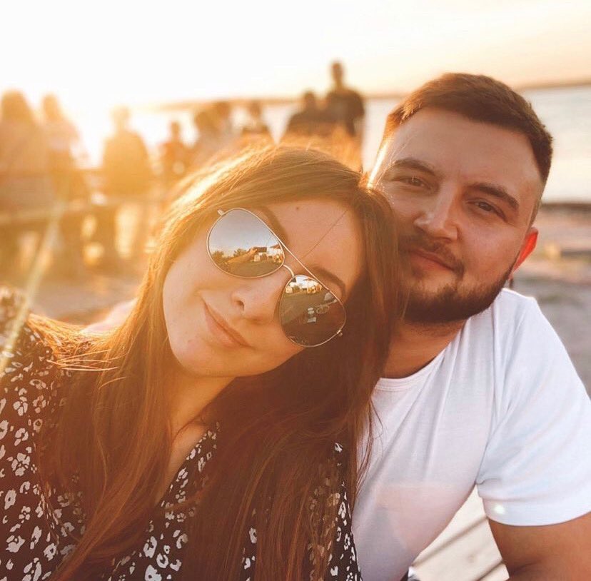 visegrad24's tweet image. 3-month-old Kira was killed in a missile attack in Odesa today together with her mother Valeria and her grandmother.

The father, Yuri, a baker from Odesa, lost his entire family in the attack against on a residential area.

The Russian public supports this war. 

They are guilty