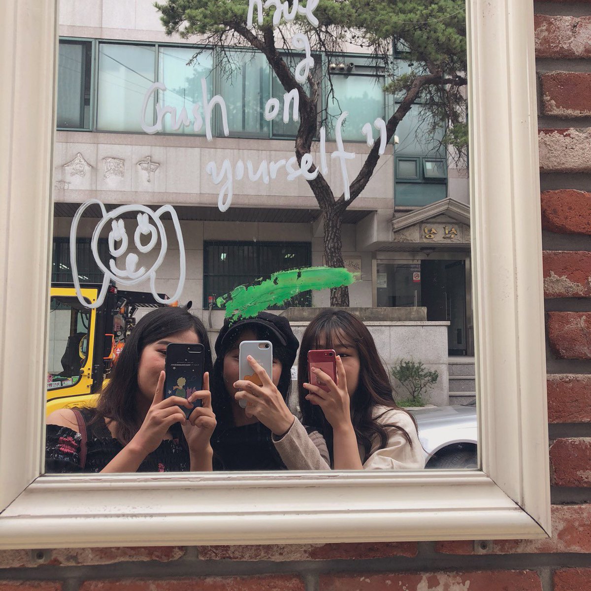 oimoimoimo_z's tweet photo. ❔☕️🍰 https://t.co/KSj8nWuqhn