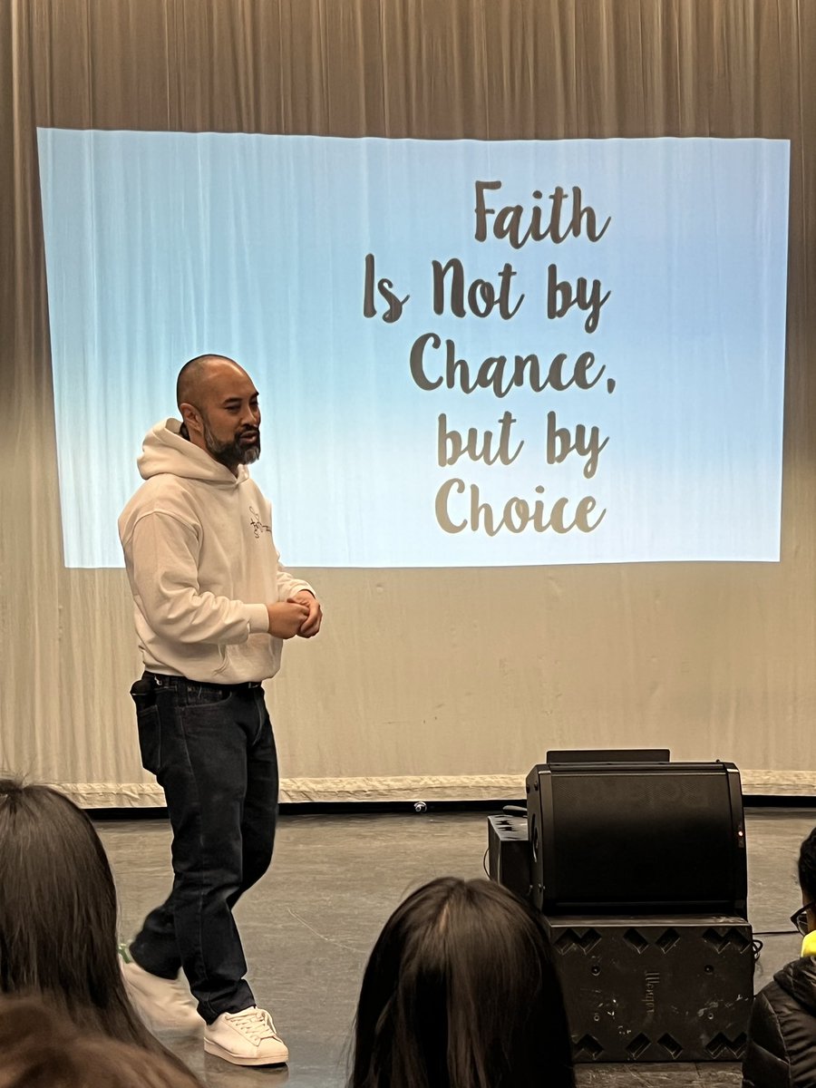 msiamundo's tweet photo. Day 2 of Faith Camp: the nourishment my soul needed. Can’t shout loudly enough from the mountaintops that @TCDSB has THE most inspiring Ss - so articulate and in touch with their faith 🤩
Let’s goooo, Apostles Lead family!
@MikeCLeadership @ministerQQ @StephanieDCstro https://t.co/BMUzbCgGXE
