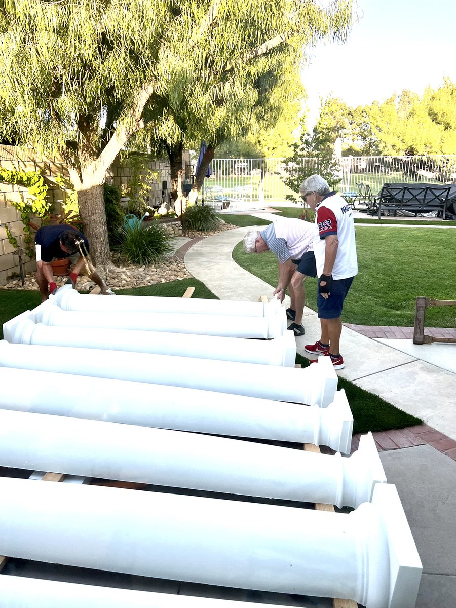 PoiseMatters's tweet photo. Neighbors who are the best #etiquette  helping us carry our columns to backyard https://t.co/y9w2DpCKqP