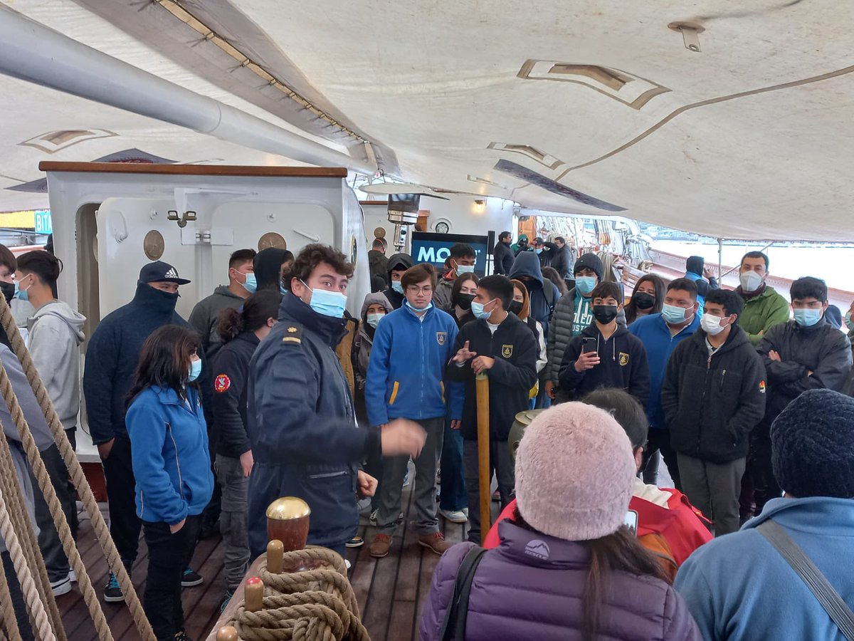 InstitutodelMar's tweet photo. Hoy nuestros estudiantes #IDEMAR en régimen de internado y de Acuicultura y TNME participan del Seminario de Innovación Acuícola, organizado por empresa #Mowi en velero noruego "Statsraad Lehmkuhl", en #PuertoMontt.
#NaveguemosJuntosHaciaElÉxito @fundac_condell #Chonchi https://t.co/MA3woBHNZP