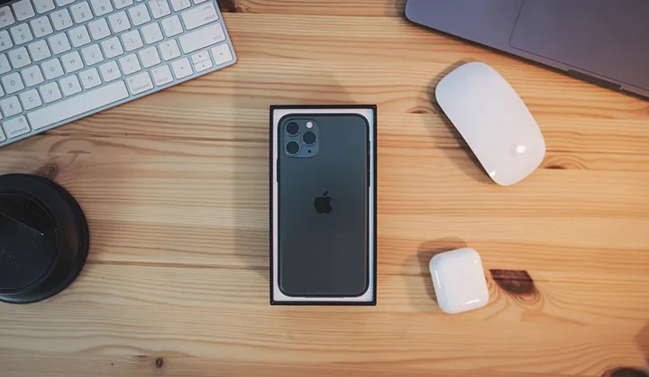 yugatech's tweet photo. Switching from Android to iPhone: Is it better? -- https://t.co/4YjT0VXyDx https://t.co/8Eb4nizwi8