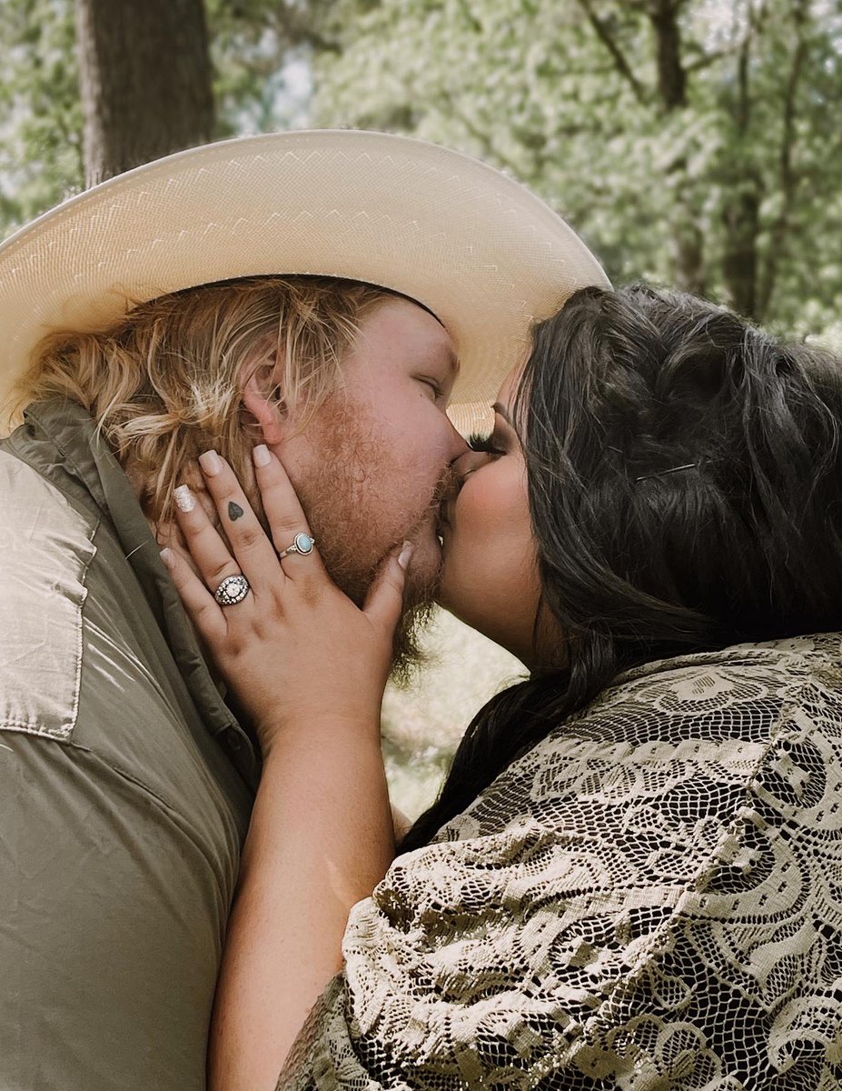 cassidyccarr's tweet photo. I’M FREAKIN ENGAGED 😭😭🤍
I can’t wait to marry my best friend!! https://t.co/nM8zOJ6nXn