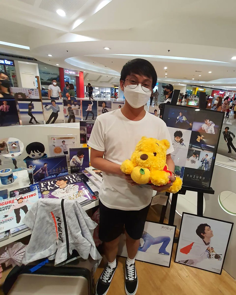 MonteeBon's tweet photo. Look at this very happy Fanyu boy 😊💙🇯🇵🇵🇭🙌

#YuzuSpringHasCome #YuzuruHanyu #羽生結弦 https://t.co/0zPBSYZmHH