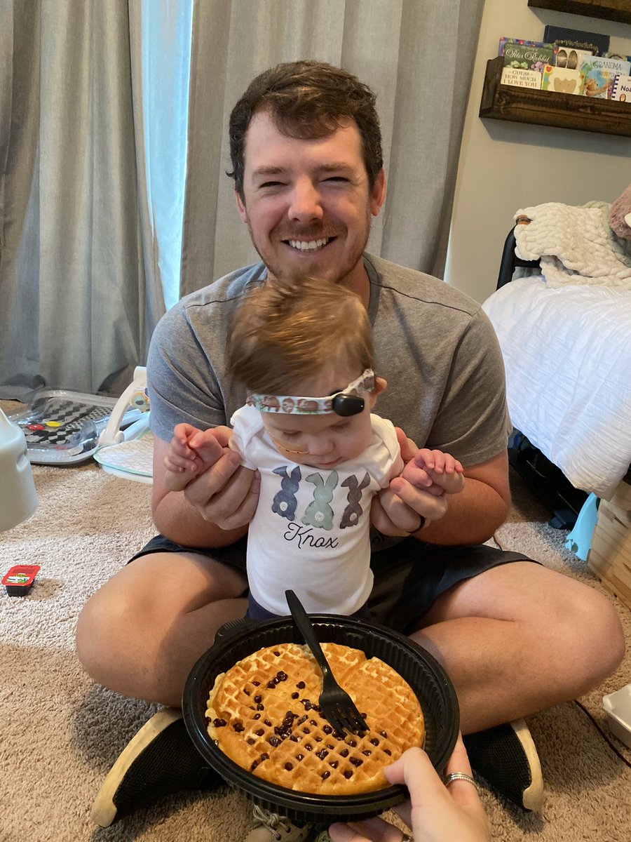 sydthomp14's tweet photo. so busy lately I forgot to post out Waffle House #101... knox is telling daddy he has to share! Countdown to WaHo 200 starts now! https://t.co/cp1UKtwz2W