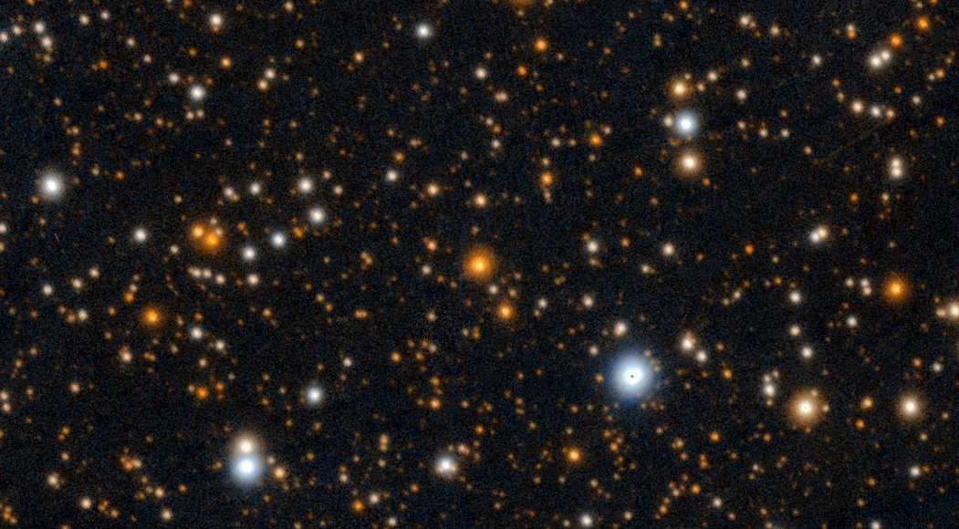 redditSpaceView's tweet photo. The red star in the middle of this photo is Stephenson 2-18, the largest star we have ever discovered. If it were put in the place of the sun, it would fill the orbit of #Saturn! https://t.co/V4QdwqYO1B