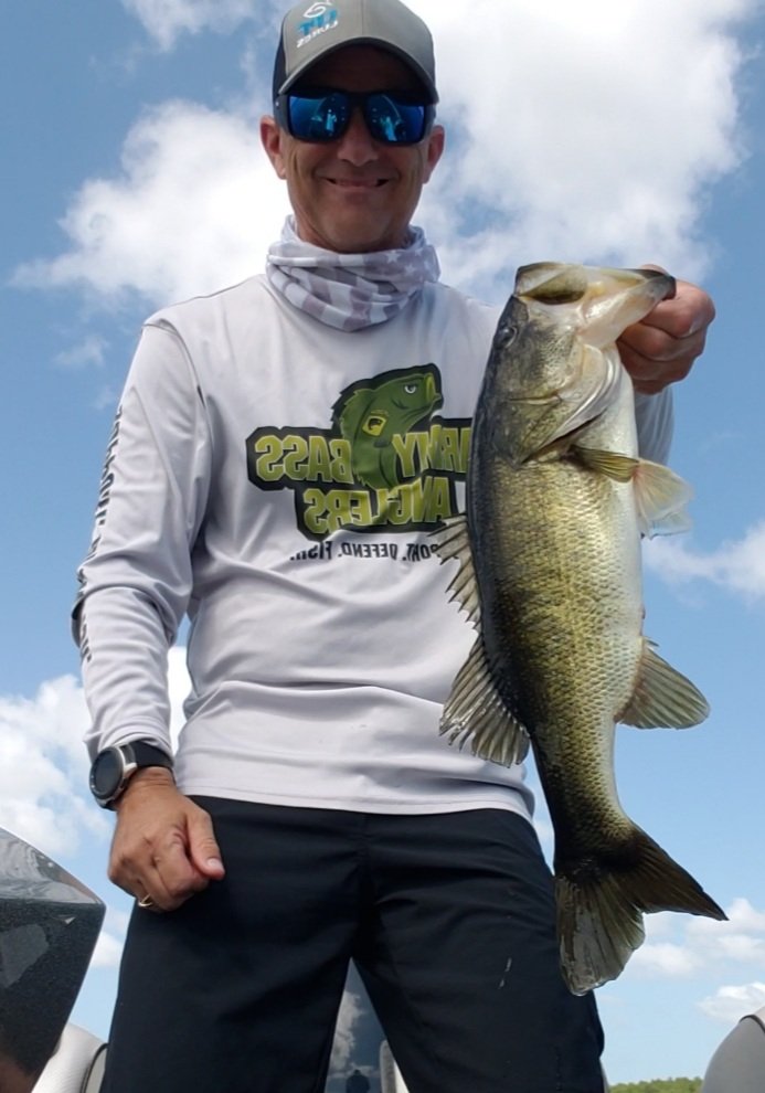 davidtervin's tweet photo. This chunk absolutely hammered a @BruiserBaits Big Stick today on the Harris Chain! Buried in pads but still no match for the @HALOFISHING HFX, @QuantumTackle Smoke S3 reel lined with @CpfLures Ninex 45 lb Braid. 
#cpflures #quantum #rapala #halofishing #rangerboats https://t.co/VWp4mL1wmR