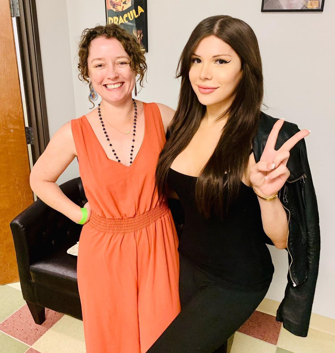 RealKeriSmith's tweet photo. With the lovely @blairewhite ❤️🙌 @MythinformedMKE #betterdiscourse #betterdiscourseevent https://t.co/bQaaZI1Uyd