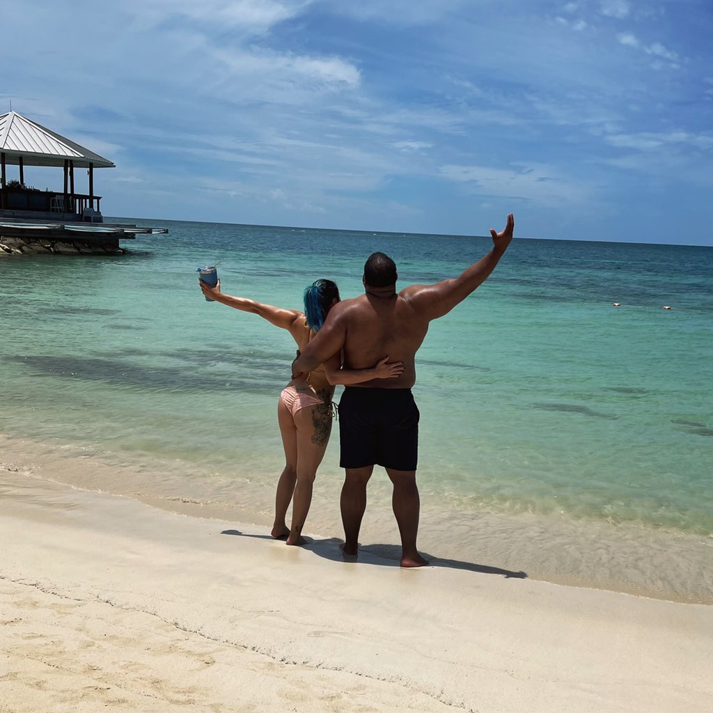 MiaYim's tweet photo. The world is yours. #Yimitless 🇯🇲 https://t.co/gBCZOmTZ25