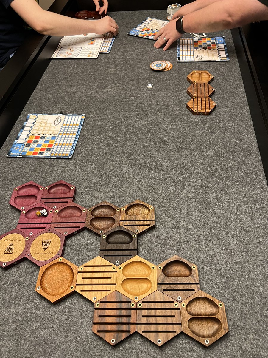 JeremyfilerJf's tweet photo. Game Night round 2 two days in a row with this beautiful table. Can’t get enough of games on it. @WyrmwoodGaming #ModularGamingTable #BoardGames https://t.co/p5h4ucWZta