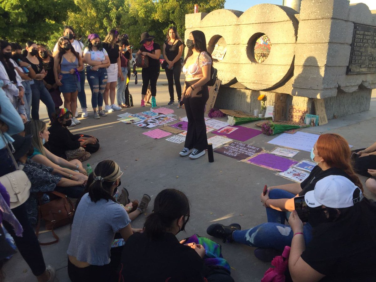 MareaSonora's tweet photo. Manifestación desde #Hermosillo #Sonora por #Debanhi y por todas las que nos hacen falta...

#MexicoFeminicida #SonoraFeminicida #NiUnaMenos #VivasNosQueremos #LasNombramos #NiUnaMas https://t.co/aPGHZHEmsw