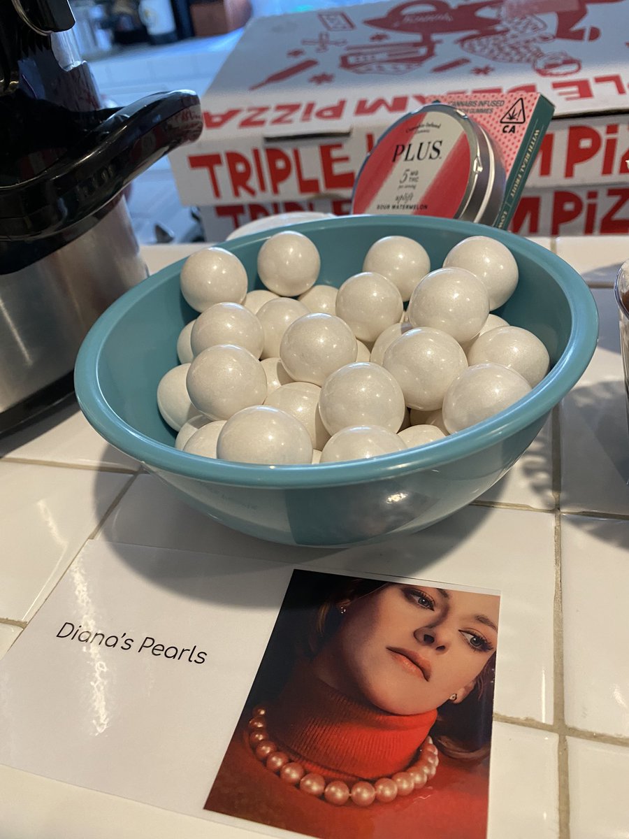 ShannonOConnor0's tweet photo. My friends threw me a Kristen Stewart themed surprise bday party. They really know me 🥺❤️ https://t.co/AT9ZJeLSca