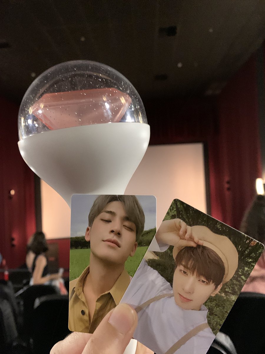 ImChangkyunBr's tweet photo. @WonwooBrasil Adm😭😭😭 que filme maravilhoso 😭😭😭
Cantei, ri, chorei e to sedenta em ver esses meninos no Brasil! Simplesmente maravilhoso esse filme 💖💖💖💖

#PowerOfLove_TheMovie
#PowerOfCarat @pledis_17 https://t.co/Tp554nbBvJ