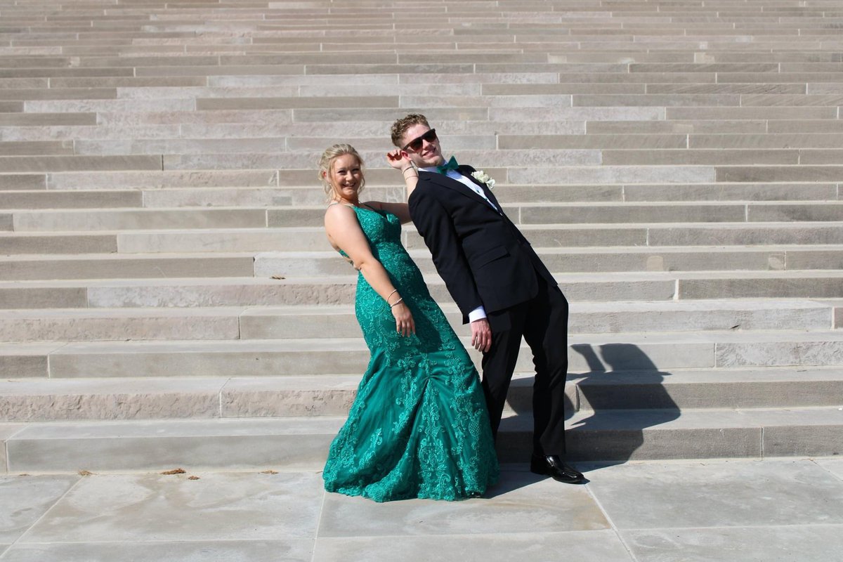 AngelaMaynor42's tweet photo. Prom 2022 https://t.co/tIWRoihRmk