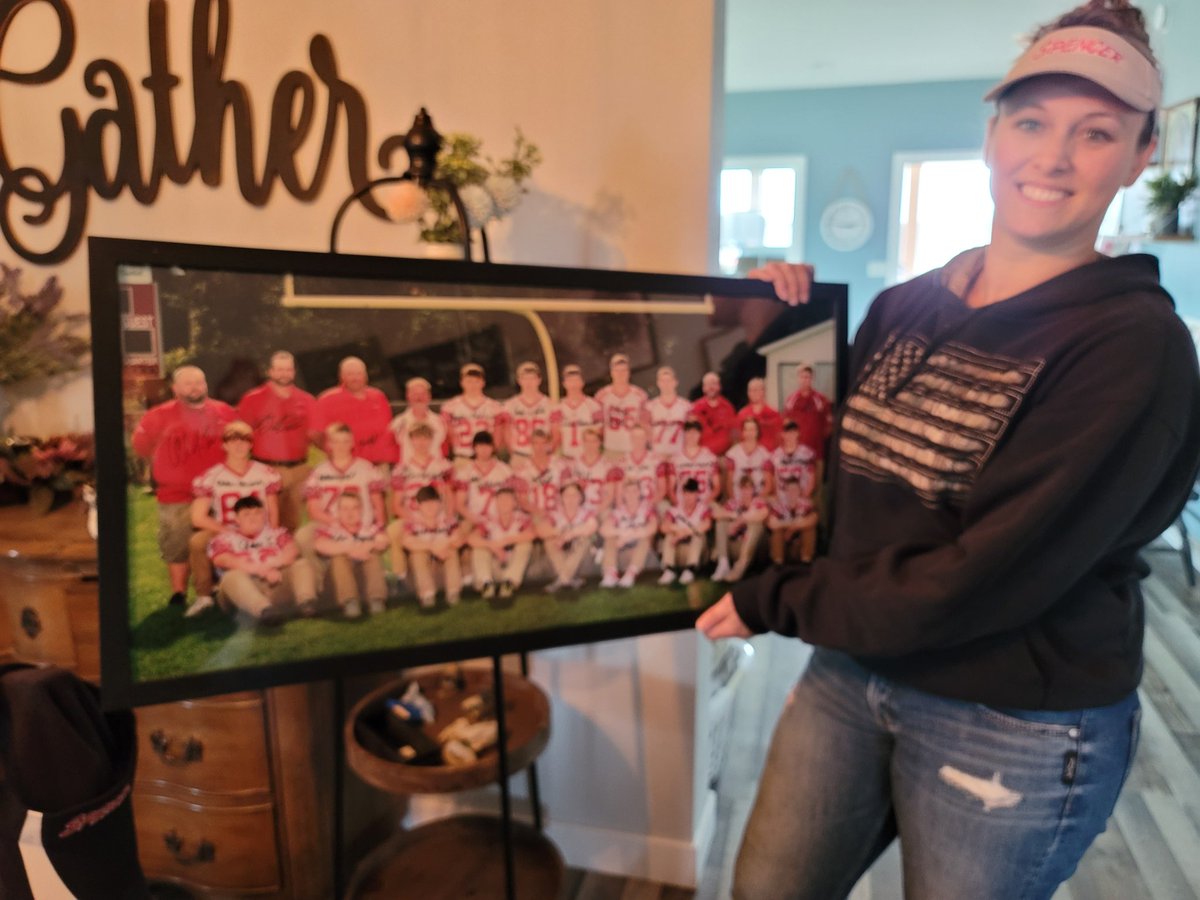 ZaleskiSports's tweet photo. Thank you to Spectrum Benefit Solutions for all you do to support local student athletes. On behalf of @PacelliFootball , thank you for supporting Hard Knocks with the Cardinals!

#zaleskisports #wisconsin #football @CoachDrewNelson @villavin32 https://t.co/PuEvjli5tP