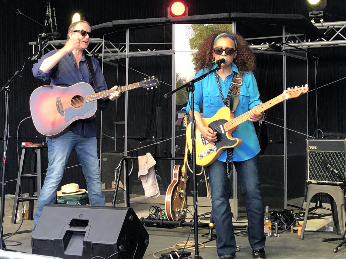 FreewheelinMY's tweet photo. Tracey and Pete, it was so great to finally meet you last night. Thanks again for playing “Simple Twist of Fate” for me! Hope to see y’all again soon! 🎸🎶❤️ #RegalRockNRoll
#DylanTwitterRocks https://t.co/w4GxhLn5q9