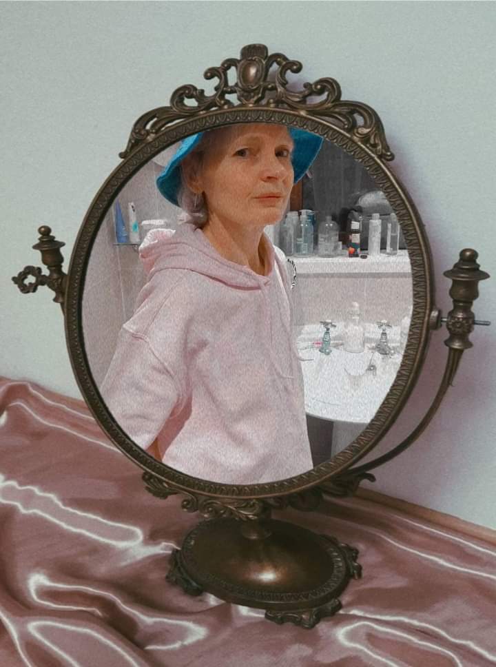 AndreaJackGoro's tweet photo. Mirror, Mirror on the wall, who's the fairest of them all? #Yoursovain 😁 https://t.co/VqqFc5OynP