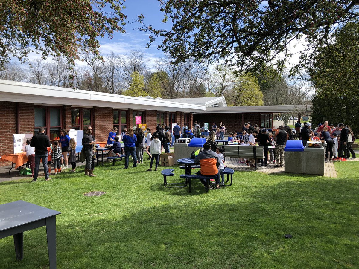 ChappaquaPTA's tweet photo. There are not enough characters to say how awesome the 8th Annual CPTA STEMfest was! Weather, kids, parents, faculty, science, ice cream - all check! Thank you to all our volunteers who worked tirelessly to make this happen! #chappaquastem https://t.co/EaTqcvq4Z5