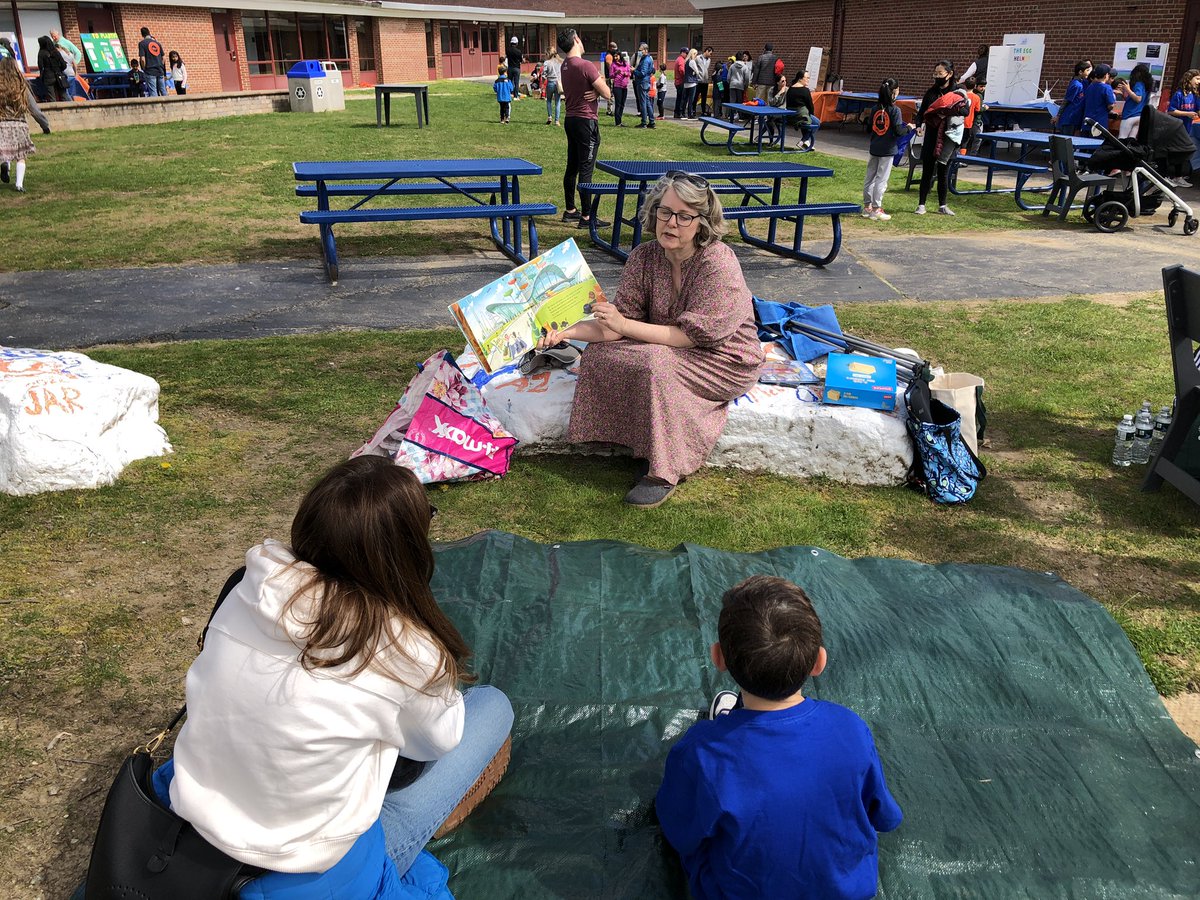 ChappaquaPTA's tweet photo. There are not enough characters to say how awesome the 8th Annual CPTA STEMfest was! Weather, kids, parents, faculty, science, ice cream - all check! Thank you to all our volunteers who worked tirelessly to make this happen! #chappaquastem https://t.co/EaTqcvq4Z5