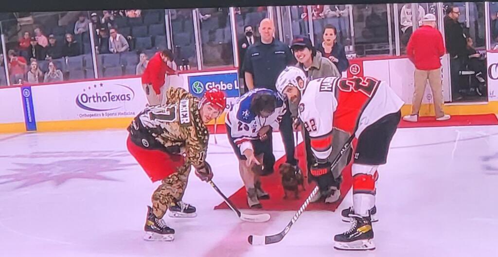 rivernag's tweet photo. @tommydaniels99 @AllenAmericans watching on @flosports — looking forward to the whole game and a W tonight ;) #oldtimehockey #allenamericans #section104fans #liveinthered https://t.co/v0dk0p2Yvj