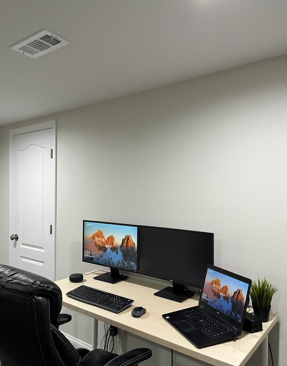 Hamza_Aziz21's tweet photo. Just upgraded to a more cleaner desk from IKEA @IKEAUSA Working from home is much more productive 💻 https://t.co/S61yzGqPsK