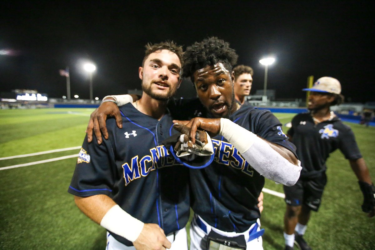 That feeling when you walk-off and take the series! 😤

#NCAABaseball x 📸 <a href="/McNeeseBaseball/">McNeese Baseball</a>
